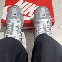 耐克男女通用 2026 新款功能复古跑步鞋，休闲运动鞋，时尚厚底运动鞋 IH4465-095 - 銀色 - 查看 8