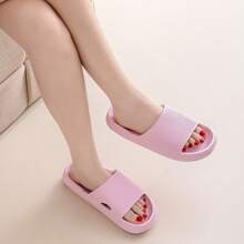 1 par de chanclas de mujer con suela gruesa y diseño de nube, chanclas de playa de verano de EVA con suela suave antideslizante, pantuflas para el baño y el hogar