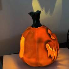 Grande citrouille géante en résine pour Halloween | Tête de crâne effrayante avec des traits de visage inquiétants, design creux pour la décoration intérieure/extérieure festive, décoration d'Halloween | Design de citrouille inquiétant | Texture sculptée, décorations d'Halloween, décoration d'automne