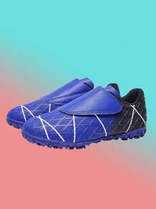 زوج واحد من أحذية كرة القدم للأطفال من جلد البولي يوريثان المقاوم للصدأ مع حماية من الانزلاق والرضوض ، أحذية رياضية للأطفال مناسبة للاستخدام اليومي في جميع الفصول