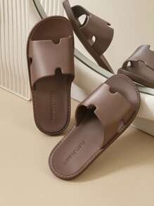 皮革纹理优雅百搭纯色男女通用拖鞋，适合夏季居家穿着