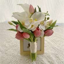 1 件 Luxe Touch 丝绸郁金香和马蹄莲新娘花束 - 逼真的婚礼假花，适合新娘、摄影道具（永不枯萎！） - 彩色 - 查看 1