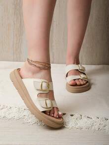 Sandalia plana hebillas, sandalia flat buckle, sandalia doble hebilla, sandalia piel, sandalia veraniega, sandalia minimalista, sandalia boho, sandalia urbana, sandalia casual chic, sandalia suela dentada, sandalia, sandalia de goma. - Late - Ver 2
