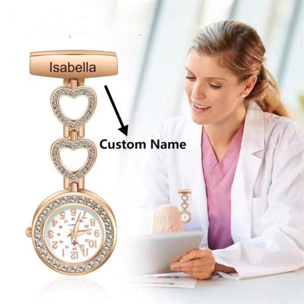 1 stuk zakhorloge met gegraveerde naam en dubbel hart, voor dokter, verpleegkundige, vroedvrouw, fobhorloge met graveertag, gepersonaliseerd cadeau voor afstuderen geneeskundestudenten, terug naar school, bedankt