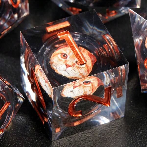 Rotatable Cute Cat Head Liquid Core Dice Set, Resin Sharp-Edged Polyhedral Dice For D&D, Handmade Role Playing Game Dice Set, D20 D12 D10 D8 D6 D4