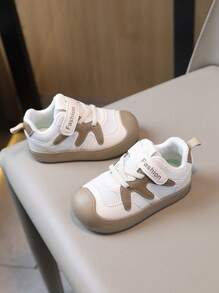 1 Pair Kids' Sports Shoes, Mesh Design For Super Breathability, Round Toe Cap For Toe Protection, Hook And Loop + Lace Dual Fastening, Simple White & Brown Color, Stylish Decorative Lines For Fashion