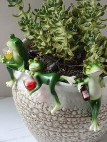 Christmas Decorations Funny Climbing Frog Planter Holder, Planter Hugger, Decorative Statue, Indoor Tabletop Decor, Outdoor Garden Decor, Planter Decor Sculpture, Great For Home Decor, Holiday Gift - Multicolor - View 2