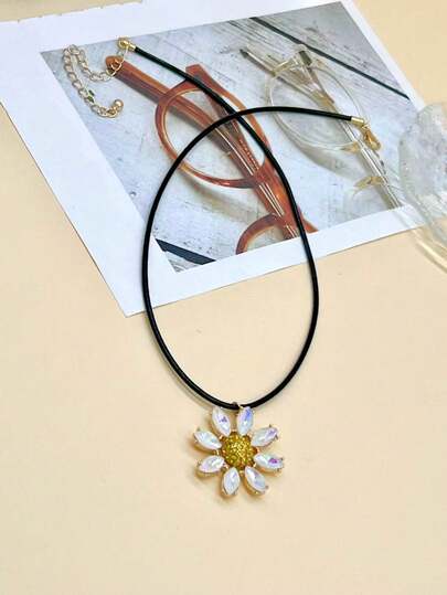 قلادة زهرة مرصعة بالراين قطعة واحدة للنساء، مناسبة للارتداء اليومي، الحفلات، المهرجانات، المآدب