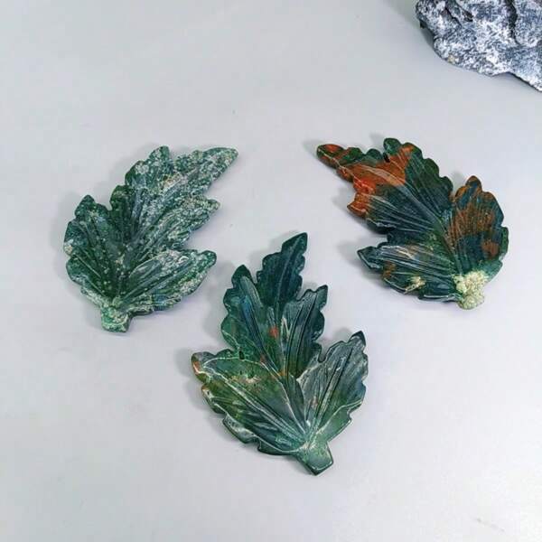 1pc Natural Crystal Ocean Jasper Leaf Carving Ornament, A Plant Carving Decorative Ornament, A DIY Pendant Ornament, Polished And Carved From Raw Stone, A Creative Home Decor Ornament And A Unique Holiday Gift.
