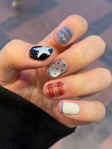 10 片杏仁形按压指甲法式手工制作简约时尚星形格纹清新猫眼，全覆盖易粘贴设计，适合女性海滩度假和派对 - Model M 美甲用品 - 彩色 - 查看 2