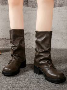 Stivali con tacco da donna di moda, nuovo colore caramello con cinturino fibbia, suola platform e tacco chunky vintage, stile western con gambale arrotolabile, stivali vintage da motociclista in marrone, vestibilità aderente per autunno/inverno