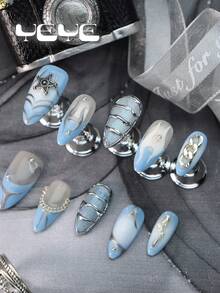 用简单的 10 件杏仁形迷人手工天蓝色经典法式尖头欧式全覆盖假指甲套装北欧星火与链条蓝白饰品波西米亚风全覆盖丙烯酸按压指甲套装为女性和女孩婚礼指甲增添一丝浪漫气息，1 件迷你指甲锉和 1 片粘性标签指甲用品指甲