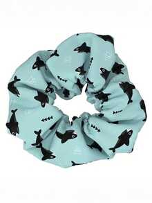 1 件复古鲨鱼印花发带 - 蓝白海洋图案 - 弹性发饰。采用柔软弹性材质制成，可作为马尾辫固定器，适合休闲和沙滩造型，提供舒适的佩戴体验。