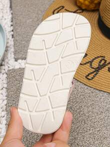 1 Pair Summer Boys/Girls Adjustable Buckle Non-Slip Flat Casual Sport Fashion Comfortable Cloth Sandals, Suitable For Outdoor Wear, Slightly Small Size - Pink - View 4