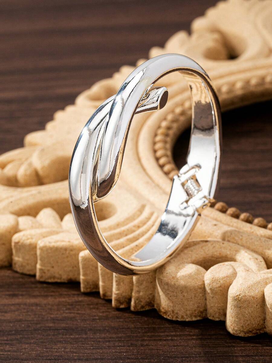 1 pieza Brazalete de color plateado con diseño asimétrico geométrico en forma de muelle, adecuado para vacaciones, playa, fiesta y vestimenta diaria - Plateado - Ver 1