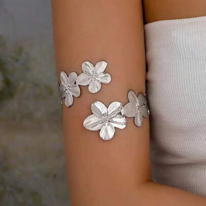 1pc Adjustable Geometric Metal Charm Bracelet Fashion Flower Petal Design, Suitable For Women Everyday Wear