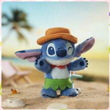 Breloc de pluș Disney Stitch Summer Dance, inspirat de hula, cu fustă din iarbă, coroană Plumeria și lei floral - vibrații tropicale, în pluș moale + lanț metalic. Perfect ca breloc/amulet de geantă pentru fanii Disney.