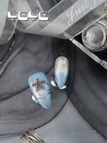 用简单的 10 件杏仁形迷人手工天蓝色经典法式尖头欧式全覆盖假指甲套装北欧星火与链条蓝白饰品波西米亚风全覆盖丙烯酸按压指甲套装为女性和女孩婚礼指甲增添一丝浪漫气息，1 件迷你指甲锉和 1 片粘性标签指甲用品指甲