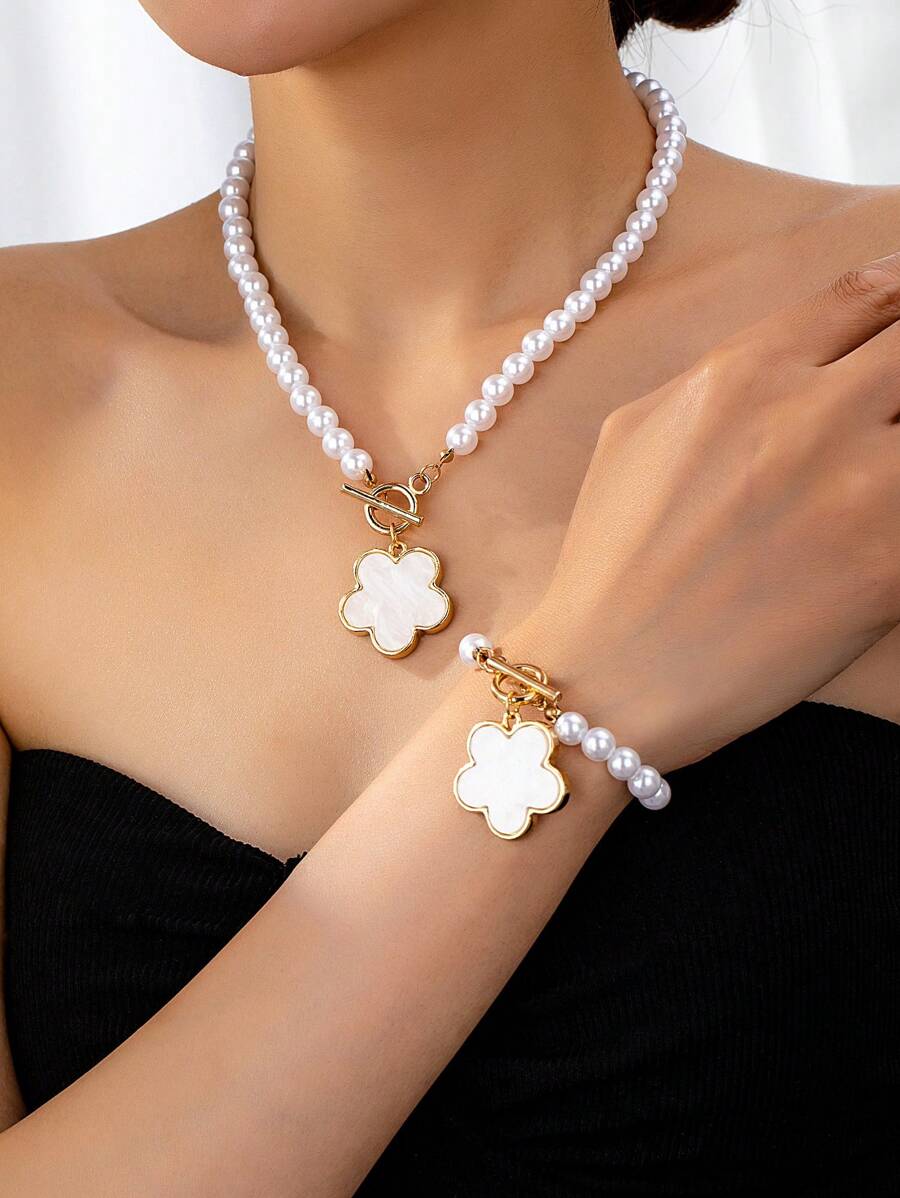 1 Set Women's Pearl & Clover Suit, Elegant European Style