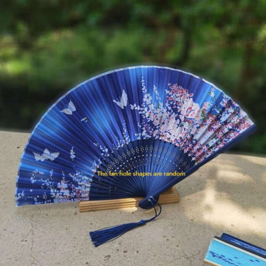 1 件随机复古风格折扇，流苏夏季扇子，便携，适合男士、女士、学生、汉服、舞蹈