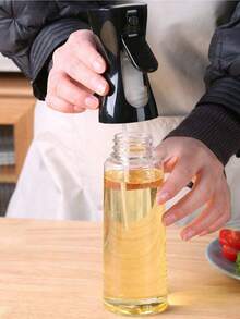 1pc Olive Oil Spray Bottle, Made Of PET Material, Suitable For Storing Various Liquids, Applicable For Outdoor BBQ, BBQ Rack, Low Fat Foods, Salads, Kitchen, Grilling, Air Fryer And Camping, Suitable For Girls, Light Weight Home BBQ, Sprayer, Dispenser, Refillable Spray Bottle. Kitchen Tools, Kitchen Accessories - Transparent-black Nozzle - View 2