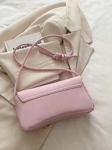 这款时尚简约的包袋采用不对称翻盖设计和可调节肩带，适合购物、携带钱包，尤其适合年轻女性、大学生、年轻职业人士和上班族。它也非常适合办公室、大学校园、工作、商务旅行、通勤、户外旅行和徒步旅行等场合。