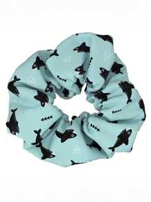 1 件复古鲨鱼印花发带 - 蓝白海洋图案 - 弹性发饰。采用柔软弹性材质制成，可作为马尾辫固定器，适合休闲和沙滩造型，提供舒适的佩戴体验。