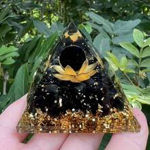 Boho Resin Geometric Pyramid Decor Large 6.5cm - Aesthetic Crystal Obelisk Shelf Decor, Zen Office Ornament, Spiritual Gift For Women Men,Nique Gift Idea For Housewarming Office Desk Display