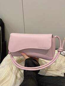 这款时尚简约的包袋采用不对称翻盖设计和可调节肩带，适合购物、携带钱包，尤其适合年轻女性、大学生、年轻职业人士和上班族。它也非常适合办公室、大学校园、工作、商务旅行、通勤、户外旅行和徒步旅行等场合。