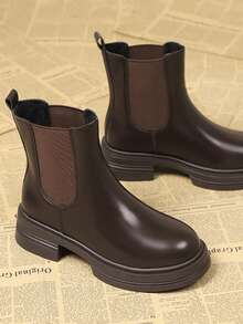 Chelsea Women 2025 Spring/Autumn Classic Boots, Retro British Style Round Toe Thick Sole Short Boots, Versatile & Fashionable