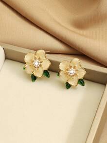 时尚锌合金花朵耳钉，适合女士日常装饰