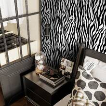 1卷自粘斑马纹壁纸，可移除PVC贴纸，现代风格，适用于客厅卧室墙面装饰、墙贴、家具橱柜桌面，简易DIY壁纸，尺寸：17.7英寸 x 196.8英寸 / 118.1英寸 x 39.3英寸 - 白黑色 - 查看 9