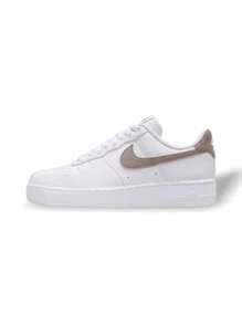 Nike Zapatillas Air Force 1 '07 para hombre/mujer, de piel premium con acentos de color audaz, comodidad todo el día dentro y fuera de la cancha, DC9486-108