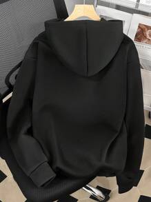 当一切都不奏效时，就把音乐开大声点！这款宽松休闲女式卫衣，漫画印花圆领针织衫，无需费心搭配，适合秋冬季节穿着。