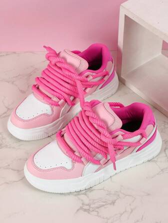 Zapatos de skate casuales y de moda para exteriores, diseño de parches rosa y blanco, cordones gruesos personalizados, zapatillas para parejas, adecuados para la vida diaria, vacaciones y deportes
