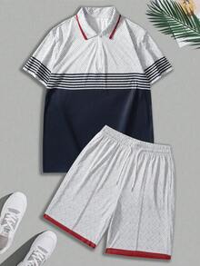 1套男士运动休闲套装，提花图案拼接条纹印花夏季半襟Polo衫和5分短裤套装