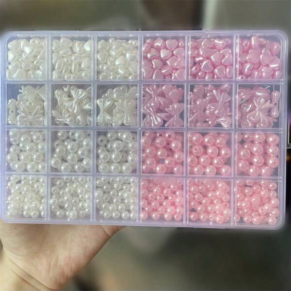Conjunto com 24 caixas, 740 peças de contas de 8-20mm na série rosa-bege em formato de coração e laço - Contas acrílicas artesanais com detalhes de corte complexos, adequadas para fabricação de joias DIY, pulseiras, pingentes e telefones celulares - Contas decorativas fofas para colares, chaveiros, acessórios de cabelo, com dois rolos de linha