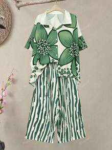 Set de două piese pentru femei, mărime mare, cu imprimeu floral, stil boem de vacanță - bluză cu mânecă scurtă, guler cu rever și tiv neregulat + pantaloni largi cu dungi, ținută casual de vară, ținută casual | Top cu imprimeu floral | Textură