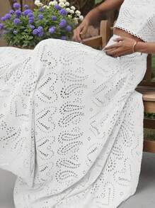 (1 pieza) Falda midi de línea A con bordado floral calado vintage, elegante y refinada, sin chaleco incluido