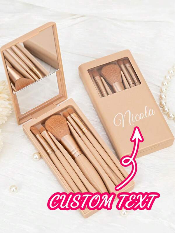 Personalisierte Damen Make-up Pinsel Tasche mit eigenem Namen, Kosmetik Pinsel Set Organizer mit Spiegel, tragbare Make-up Pinsel Aufbewahrungsbox, individuell personalisierbare Reise-Accessoires mit Wasser abweisender Behälter, Puderquaste, Nasenkontur-Pinsel, Lidschatten-Pinsel, Rouge-Pinsel