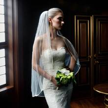 1pc Satin Hem Cathedral Wedding Bride Veil With Hair Comb, Suitable For Weddings, Bridal Accessories, Photography Props