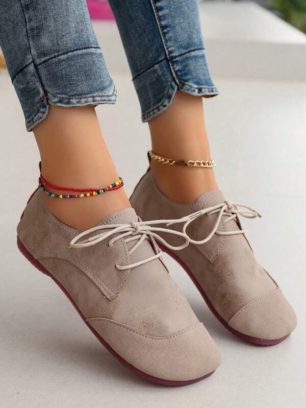 Chaussures casual pour femmes, printemps 2025, à talons plats rétro, à bout rond, chaussures de mère