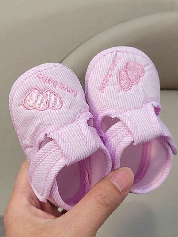 Fashionable And Cute Heart Print Christening Newborn Flat Shoes Sandals For Infant Toddlers Girls, Casual And Stylish For All Seasons