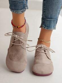 Chaussures casual pour femmes, printemps 2025, à talons plats rétro, à bout rond, chaussures de mère