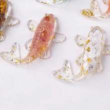 Natural Crushed Crystal Gravel Stone Resin Koi Lucky Fish Home Ornament Healing Crystal Gravel Gemstone Feng Shui Fish Decoration