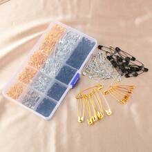 220枚盒装别针，5种尺寸。适用于DIY缝纫工具、头巾和丝巾固定。服装配饰别针，可用于衣服包包饰品、学校办公室配饰、衬衫夹克首饰、圣诞节万圣节服装别针，趣味可爱教师礼物。 - 彩色 - 查看 15