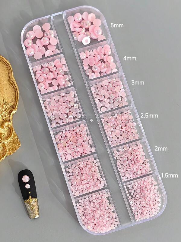 Boîte de 12 compartiments de perles nacrées rondes 3D blanc, rose, kaki de 1,5/2/2,5/3/4/5 mm en décoration d'ongles semi-fausse. Bijoux d'ongles perles caviar, fournitures pour ongles