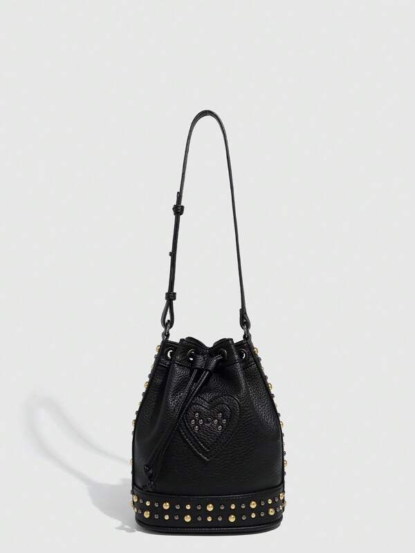 Bolso de cubo de bandolera con estilo punk callejero, decorado con remaches como bolso de axila