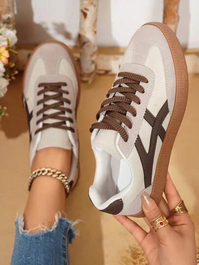 Sneaker casual con lacci da donna, stile preppy per ufficio/scuola, in patchwork beige e marrone, scarpe da running retrò alla moda per sport all'aperto, adatte per primavera/estate/autunno