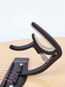 1 件/2 件吉他变调夹，适用于原声吉他和电吉他，黑色。随机礼物 - 吉他拨片 5 件，变调夹，吉他拨片，吉他